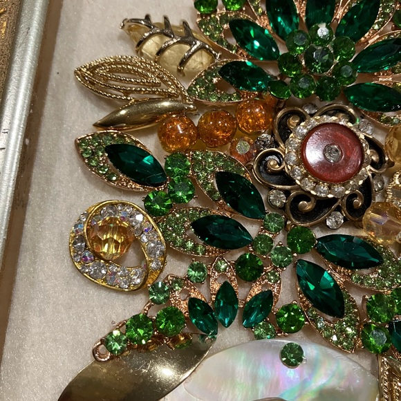 FRAMED JEWELRY ART COLLAGE IN VINTAGE FRAME HANDMADE UNIQUE OOAK GIFT 🎁 IDEA - Picture 10 of 15